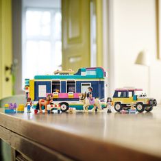 LEGO Friends 41722 Auto s prikolicom za konje