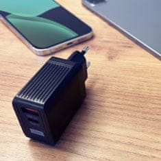 MG Dual-port punjač USB / USB-C 20W, crno