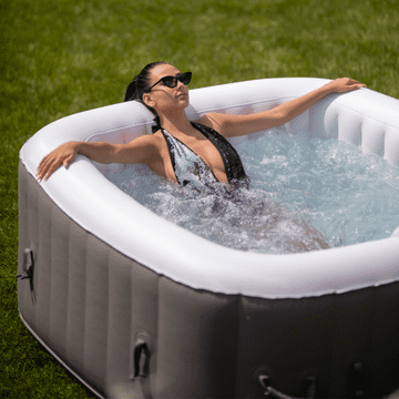 ACRAsport EASE.ZONE kvadratna hidromasažna kada s automatskim napuhavanjem za 2–4 osobe