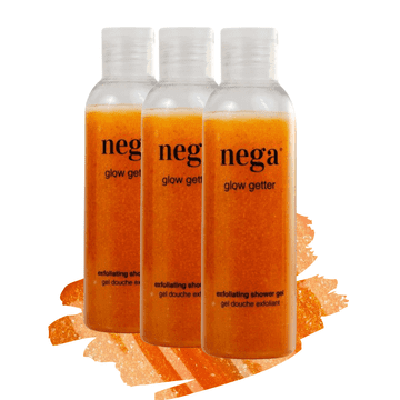 Nega Cosmetics 100% prirodni piling gel za tijelo s ljuskama oraha, kokosovim i jojobinim uljem, veganski, za glatku i sjajnu kožu, 150 ml, GlowGetter