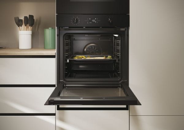 ENOSTAVNO ČIŠČENJE PEČICE