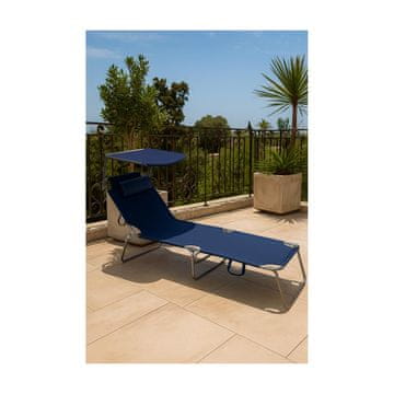 Denis Ležaljka sa sjenilom i jastukom plava