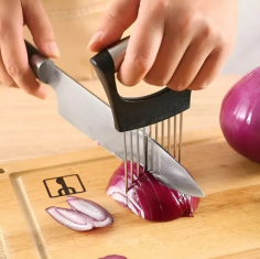 HOME & MARKER® Držač za rezanje od nehrđajućeg čelika, vodič za sigurno i jednoliko sjeckanje povrća | GRIPIO
