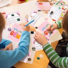 Nikcorp Set prirodnog sirovog kamenja, 10 komada kristala za čakre, meditaciju i energetsko balansiranje, dekorativni minerali, raznobojni