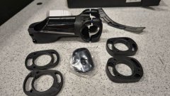 Nikcorp Lula volana za cestovni bicikl, aerodinamična s integriranim vođenjem kabela (ACR), aluminij 6061, 31.8mm, -6°, crna