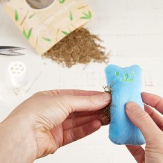 Nikcorp Sušeni korijen valerijane za mačke za igru i stimulaciju, sitno sjeckani prirodni pripravak s eteričnim uljima, 60g