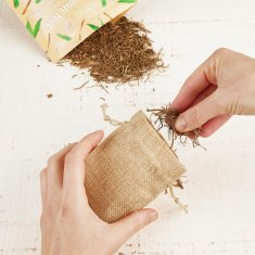 Nikcorp Sušeni korijen valerijane za mačke za igru i stimulaciju, sitno sjeckani prirodni pripravak s eteričnim uljima, 60g