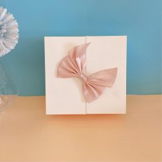 Nikcorp Kutija za nakit s ružama, elegantna prijenosna kutijica za pohranu prstenja, naušnica i ogrlica, idealan poklon, crna