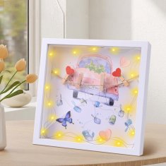 Nikcorp JIZZU 3D okvir za slike sa spremnikom 2u1, drveni za uspomene, s LED svjetlima i 8 pozadina, 22x22 cm