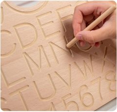 Nikcorp Drvena Montessori ploča za vježbanje, edukativna igračka za razvoj motorike s 10 aktivnosti, prirodna boja drva