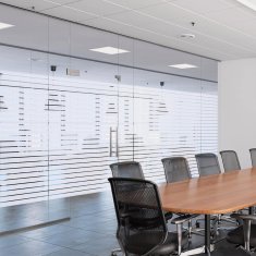 Nikcorp Folija za prozore za zaštitu privatnosti i UV zaštitu, statična samoljepljiva folija s bijelim prugama, 90 x 200 cm