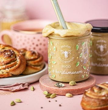 Med s kardamomom
