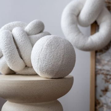 Jastuk SOFT LOOP | bijela mala loptica