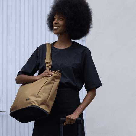 Thule Aion Tote Bag crna