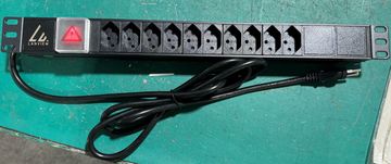 produžni kabel 19", montaža u rack, 10 T13 10A utičnica, prekidač, 2M J-tip kabela, LVR-2MCH-SW-CH10