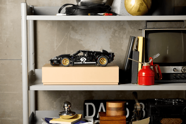 Izložen LEGO Ford GT40 MKII