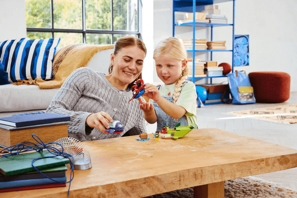 Spidey i Ghost-Spider hvataju Doc Ock