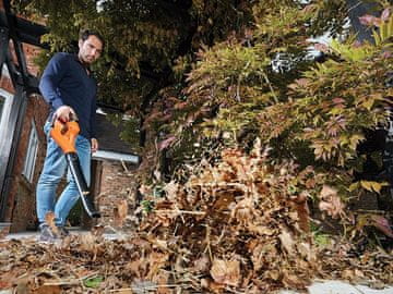 power Black & Decker Power Command Series vrtni puhač 18V/2.0Ah, narančasta/crna