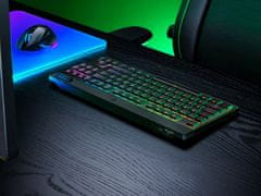 Razer Mehanička tipkovnica BlackWidow V4, niskoprofilna, zeleni prekidači, RGB (RZ03-05450500-R3M1)
