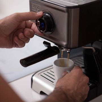 slomart Aparat za kavu Black+Decker BXCO1200E Espresso 1200W, crni