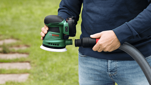 Bosch EasyOrbit 18V-20 brušenje drva