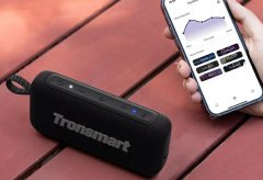 Tronsmart Trip 2 bežični zvučnik crne boje