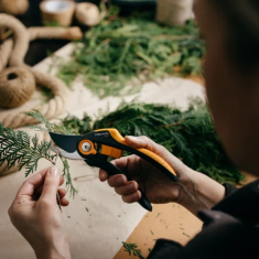 Fiskars Plus SmartFit Bypass škare P541 narančasto-crne (1057169)