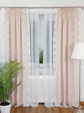 Jasnoružičasta velurska zavjesa s bijelim cvjetnim vezom 135x250 cm na vrpci
