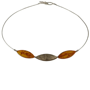 Ogrlica na užetu s jantarom boje konjaka - Baltic Amber Collier