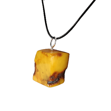 Ogrlica na uzici s privjeskom od mliječnog jantara - Baltic Amber Collier