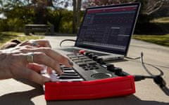 Akai AKAI MPK Mini Play MK3 MIDI klavijatura, 25 tipki, crna/crvena