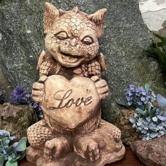 Skulptura zmaja s betonskom figurom ljubavi od kamena za vrt