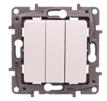 LEGRAND Niloe trostruki konektor 10 AX bijeli 764503