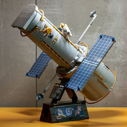 Ikonični model svemirskog teleskopa Hubble