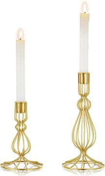 Nikcorp Set 2 Geometrijskih Metalnih Svijećnjaka Zlatni Nordic Dizajn 22cm i 15cm Visina, 10cm Baza, Otvor 2.2cm za Stožaste Svijeće, Ručno Zavareni, Otporni na Koroziju, Moderan Ukras Dnevnog Boravka