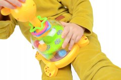 LandToys Interaktivna žirafa vrtiljka s lopticama BĄK loptice vrtuljak loptice zvečke