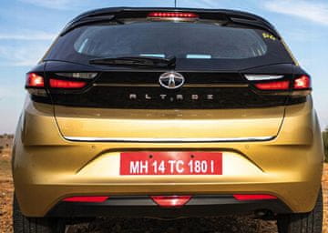 Tata Altroz - Kromirana obloga za vrata prtljažnika