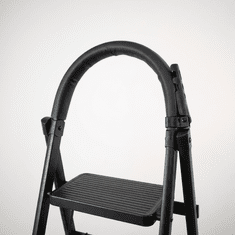 Nikcorp Sklopive kućne ljestve sa 3 stepenice, čelične, nosivost 150 kg, crne, s integriranim držačem alata, lagane i stabilne, protuklizne, dimenzije 102 x 44,5 x 5 cm, idealne za kućanske poslove i radove