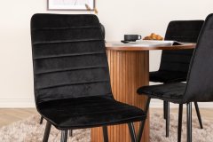 Venture Design AB Set za blagovanje Bianca okrugli stol i Windu Lyx stolice Stol 110 cm Stolice 49x94x43 cm Orah Crna