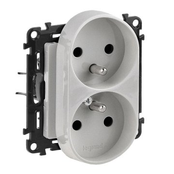LEGRAND Valena Life aluminium - gniazdo podwójne +0 z przesłoną