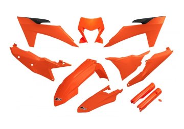 UFO PLASTIČNI SET (PUN KOMPLET) S TELESKOPSKIM ZAŠTITNICIMA (AMORTIZERI) KTM EXC 150 / 250 / 300 TBI '24-'25, EXC-F 250 / 350 / 450 / 500 '24-'25 NARANČASTI