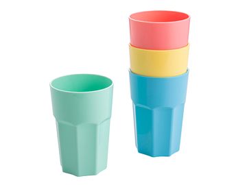 PRAKTYCZNA Set šarenih plastičnih čaša za piće Praktične 400 ml 4 komada