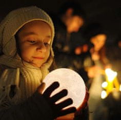 WellMall 3D Moon LED svjetiljka, stolna, sa promjenom 7 boja na dodir, na baterije