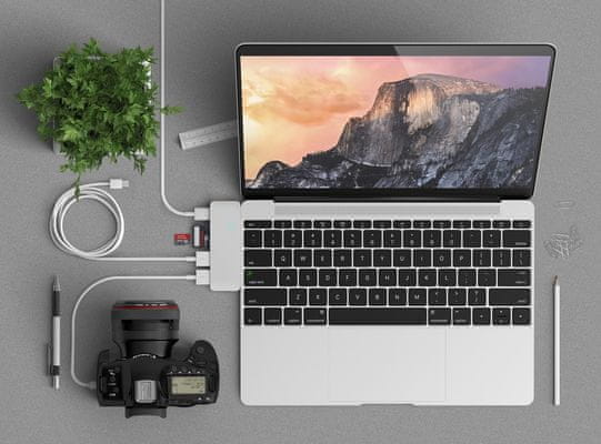 Satechi Pass-Through USB-C hub