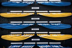 Dymo Rhino traka 19 mm, crna na narančastoj, vinilna (18436)