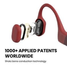 SHOKZ OpenRun Bluetooth slušalice ispred ušiju, crvena
