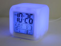 Verkgroup LCD LED RGB budilica i termometar
