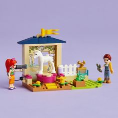 LEGO Friends 41696 Čišćenje ponija u staji